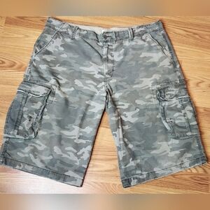 Route 66 Distressed Green Camo Men's Cargo Shorts Size 40